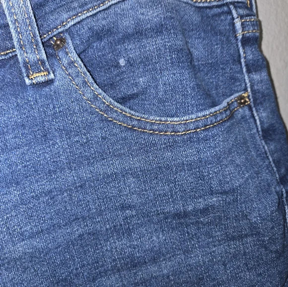 Levis Classic Jean Shorts Size 32 - Picture 5 of 16